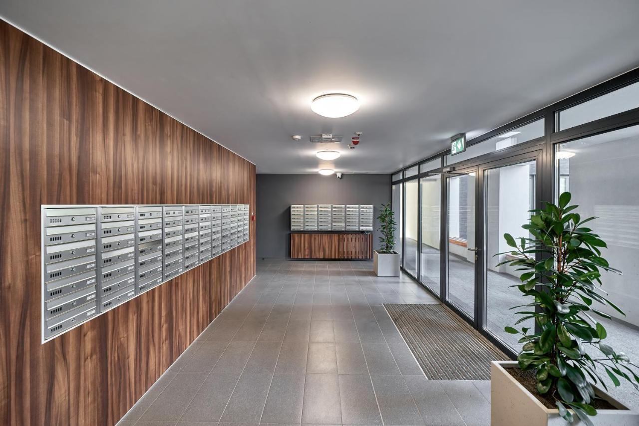 Exclusive Apartments Gwiazdzista With Free Garage Wroclaw By Noclegi Renters Buitenkant foto
