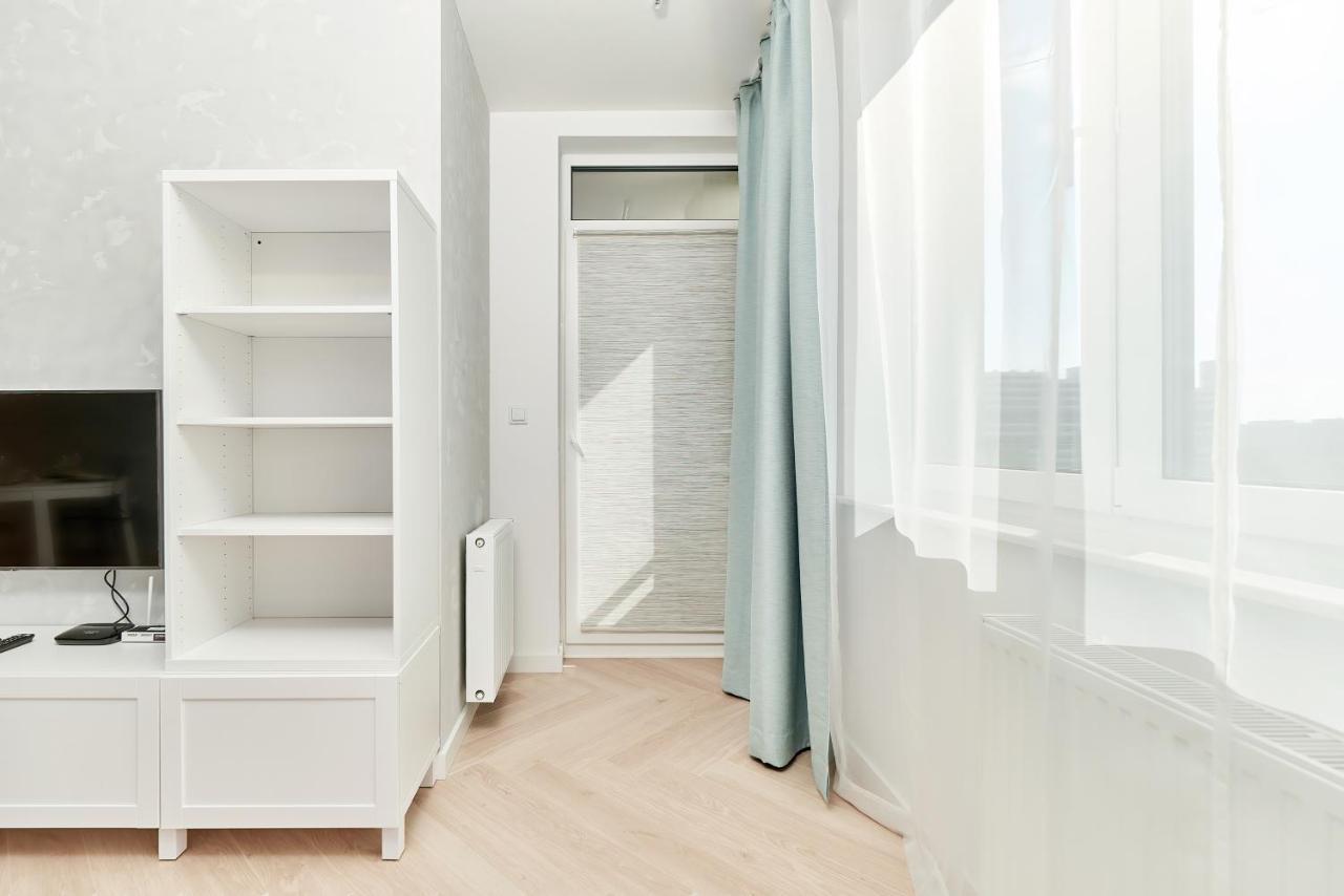 Exclusive Apartments Gwiazdzista With Free Garage Wroclaw By Noclegi Renters Buitenkant foto