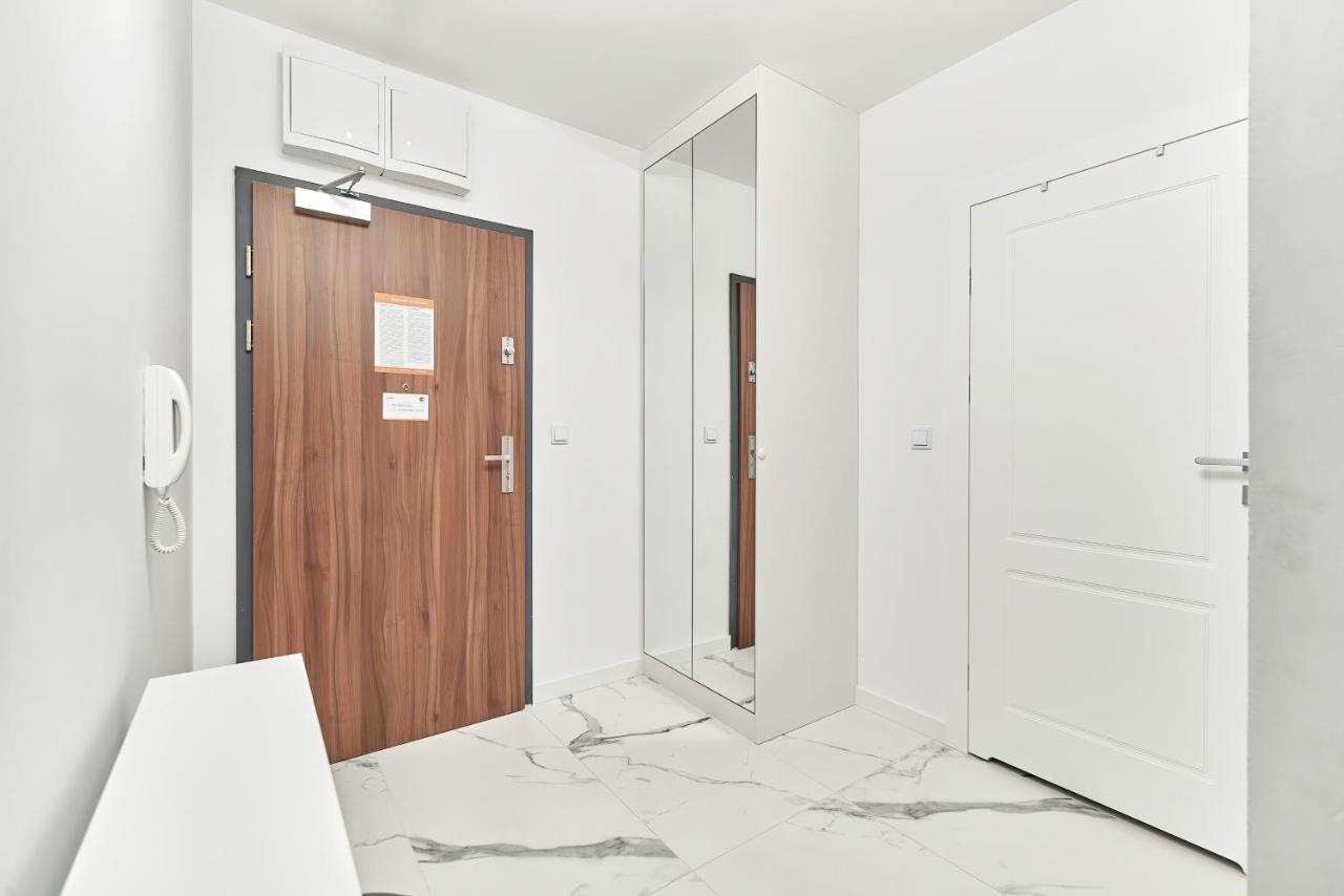 Exclusive Apartments Gwiazdzista With Free Garage Wroclaw By Noclegi Renters Buitenkant foto