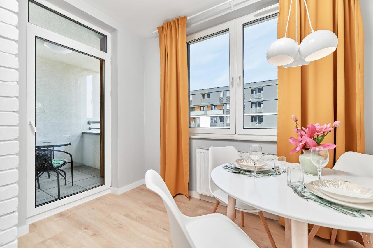 Exclusive Apartments Gwiazdzista With Free Garage Wroclaw By Noclegi Renters Buitenkant foto