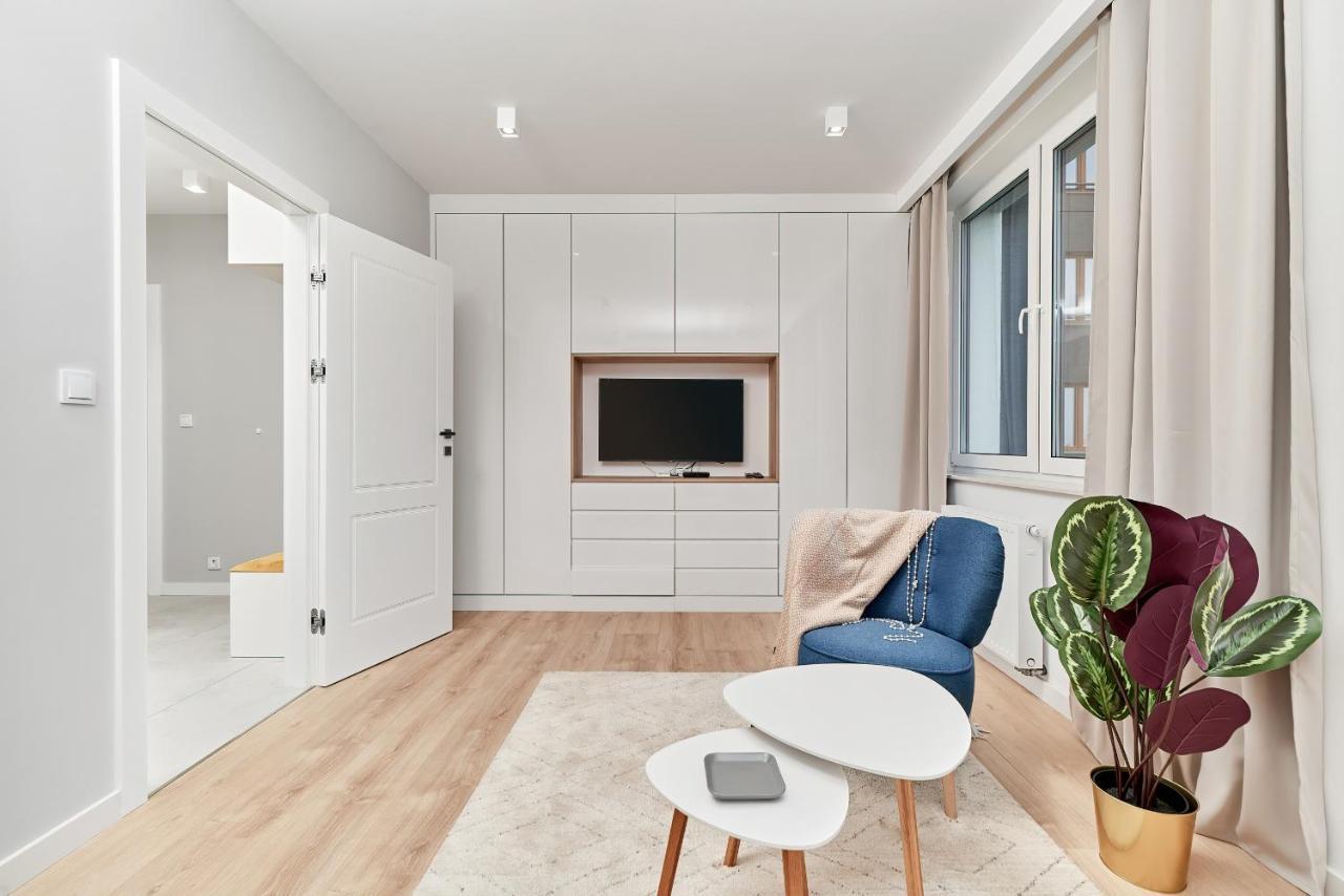 Exclusive Apartments Gwiazdzista With Free Garage Wroclaw By Noclegi Renters Buitenkant foto