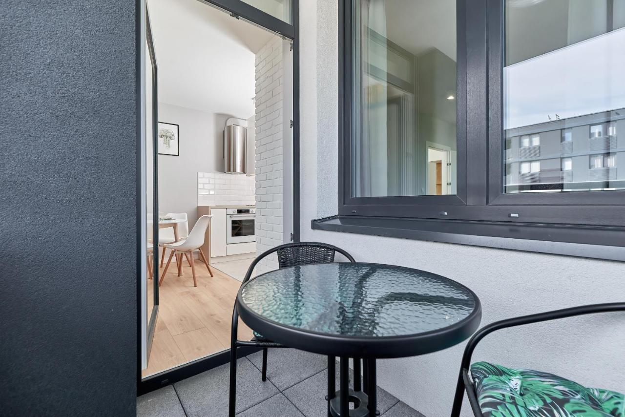 Exclusive Apartments Gwiazdzista With Free Garage Wroclaw By Noclegi Renters Buitenkant foto