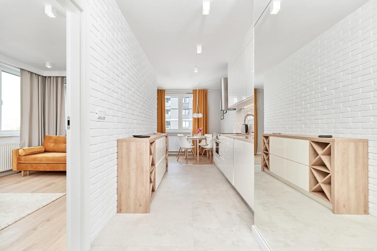 Exclusive Apartments Gwiazdzista With Free Garage Wroclaw By Noclegi Renters Buitenkant foto