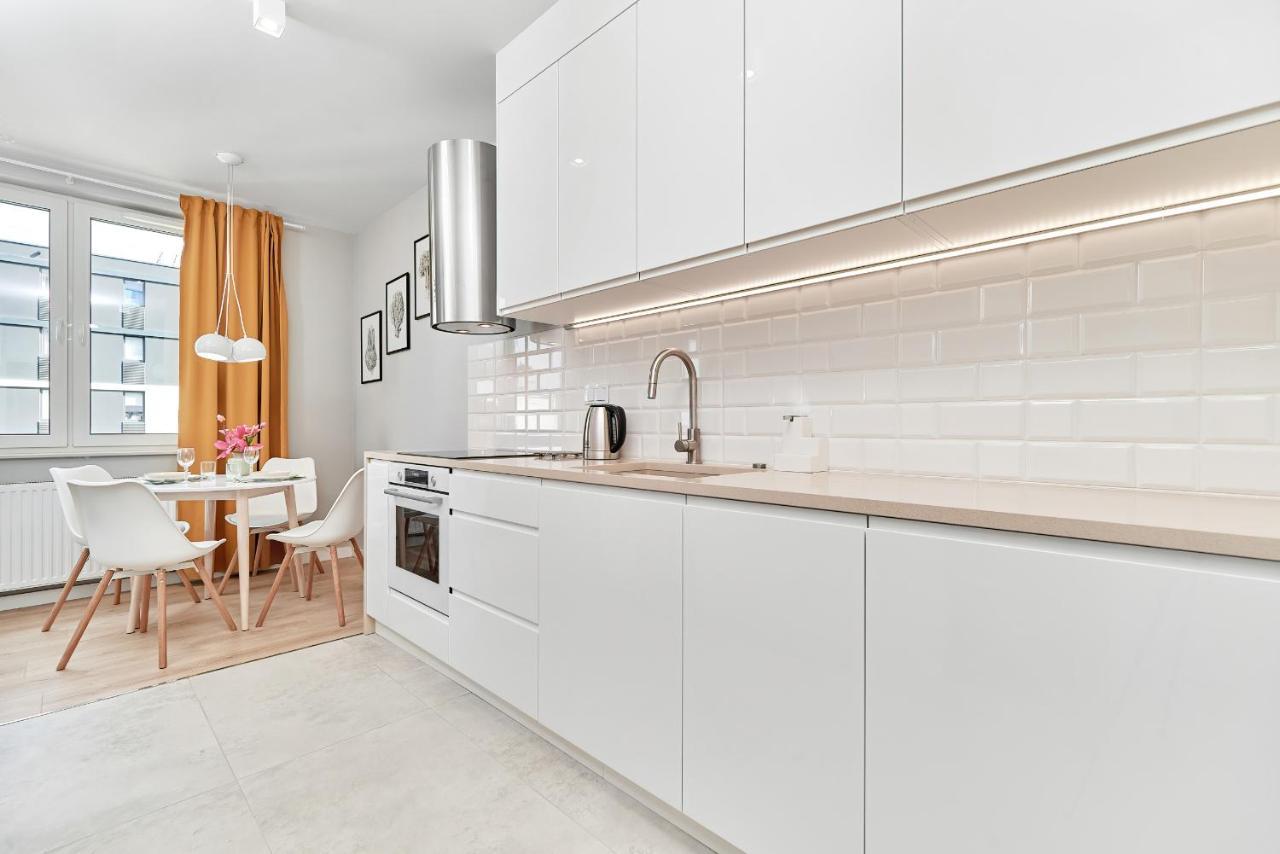 Exclusive Apartments Gwiazdzista With Free Garage Wroclaw By Noclegi Renters Buitenkant foto